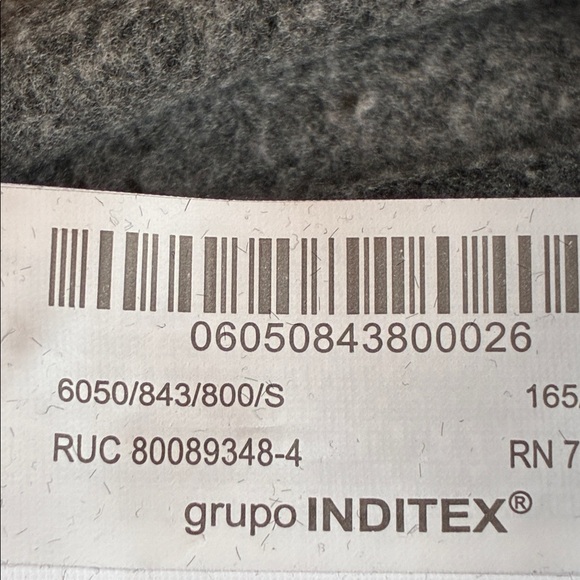 NWOT. Zara Black Sweatshirt/Hoodie with "Girls" Print. Size S. - Picture 6 of 10